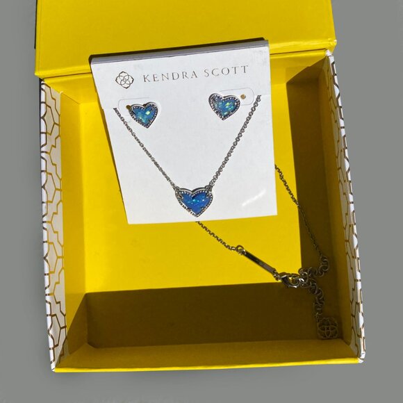 Kendra Scott *NEW Ari Heart Kyocera Opal Ocean Blue Silver SET Necklace Earrings - Picture 5 of 7